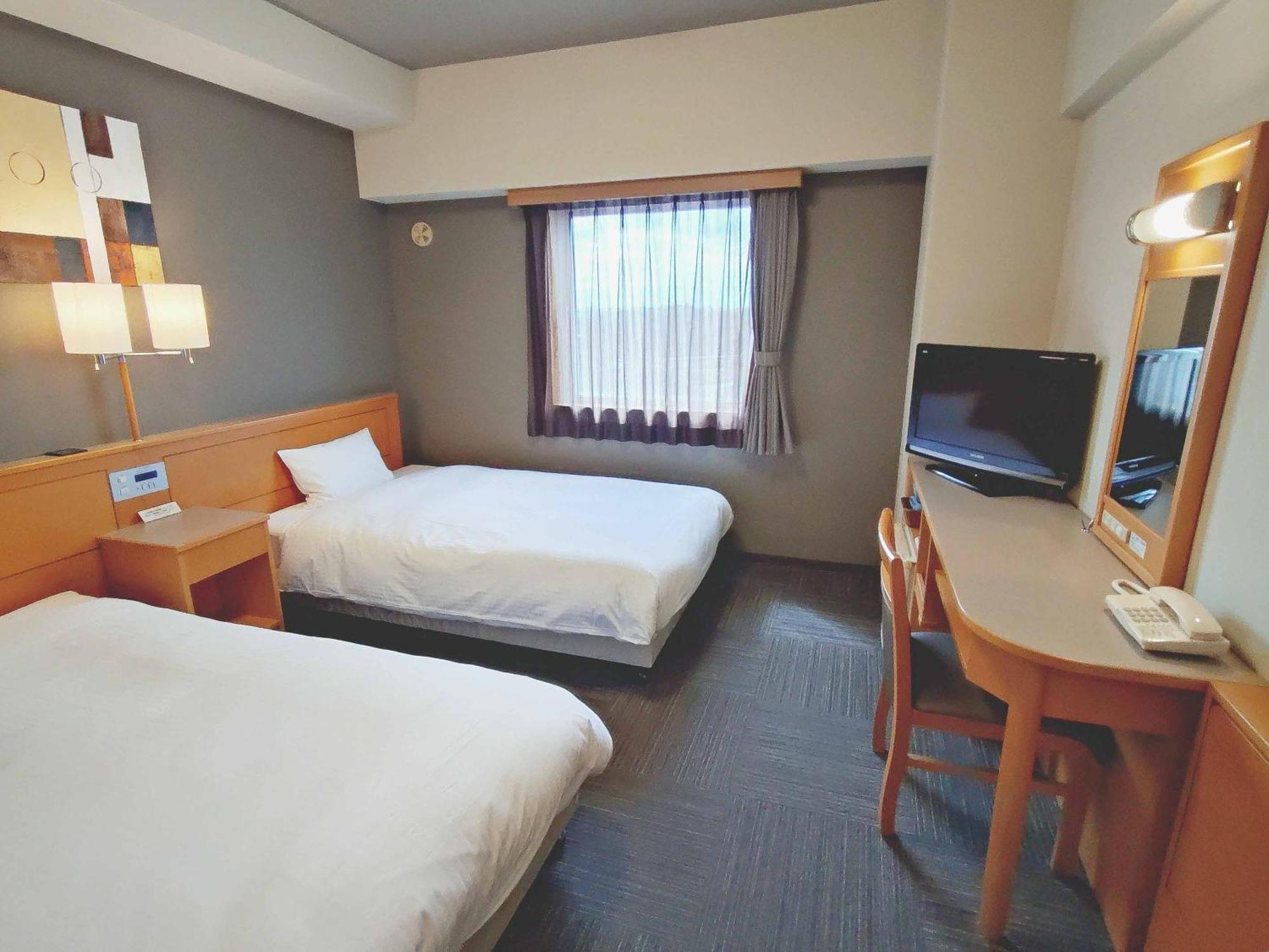 Hotel Route-Inn Toyokawa Inter Екстер'єр фото